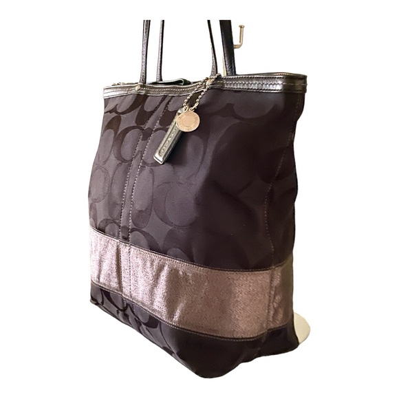 EUC Coach Tote - Picture 3 of 16